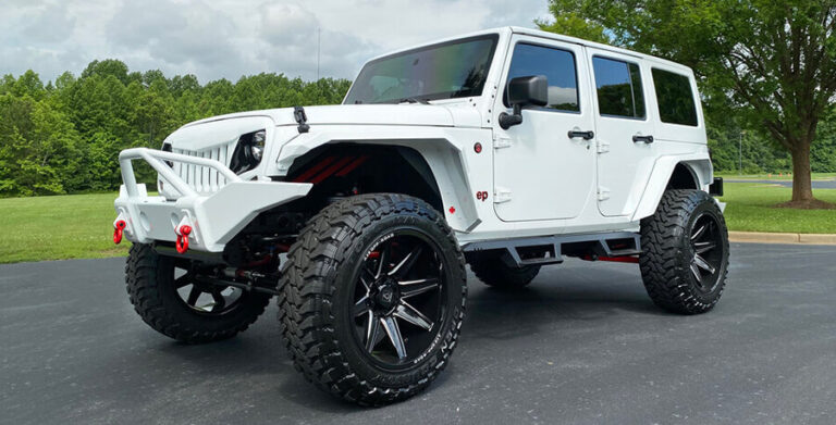 Jeep Wrangler: Born to Be Wild & Modded // WhichCar.org