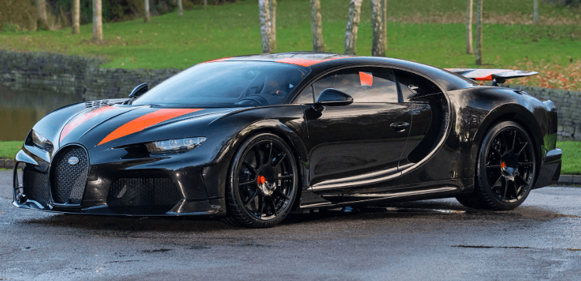 Bugatti Chiron Super Sport 300+ on road