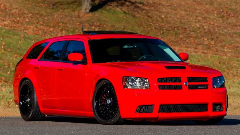 Red Dodge Magnum SRT8 Exterior