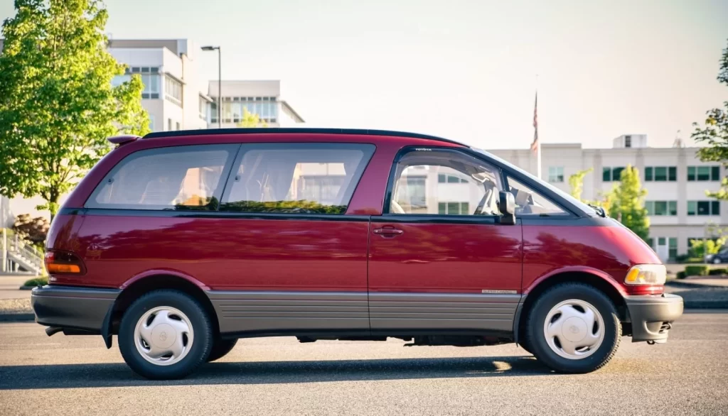 Toyota Previa S/C - Red